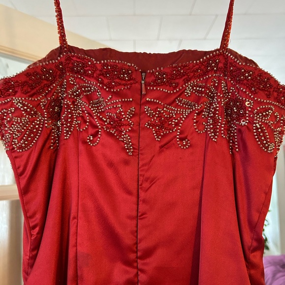 Elegant Y2K Ruby Red Prom Dress - Picture 3 of 8